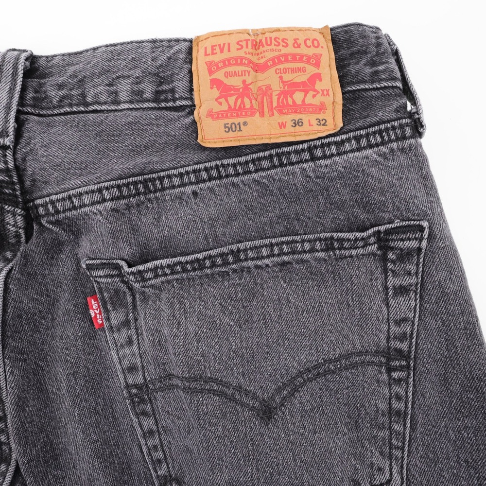 Levis 501 Original Fit Button Fly Jeans Charcoal Black Mens 36x32 (Measures 31")